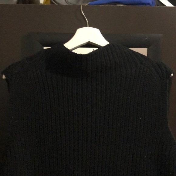 Seven Sisters mock neck knit sleeveless sweater - Picture 3 of 4